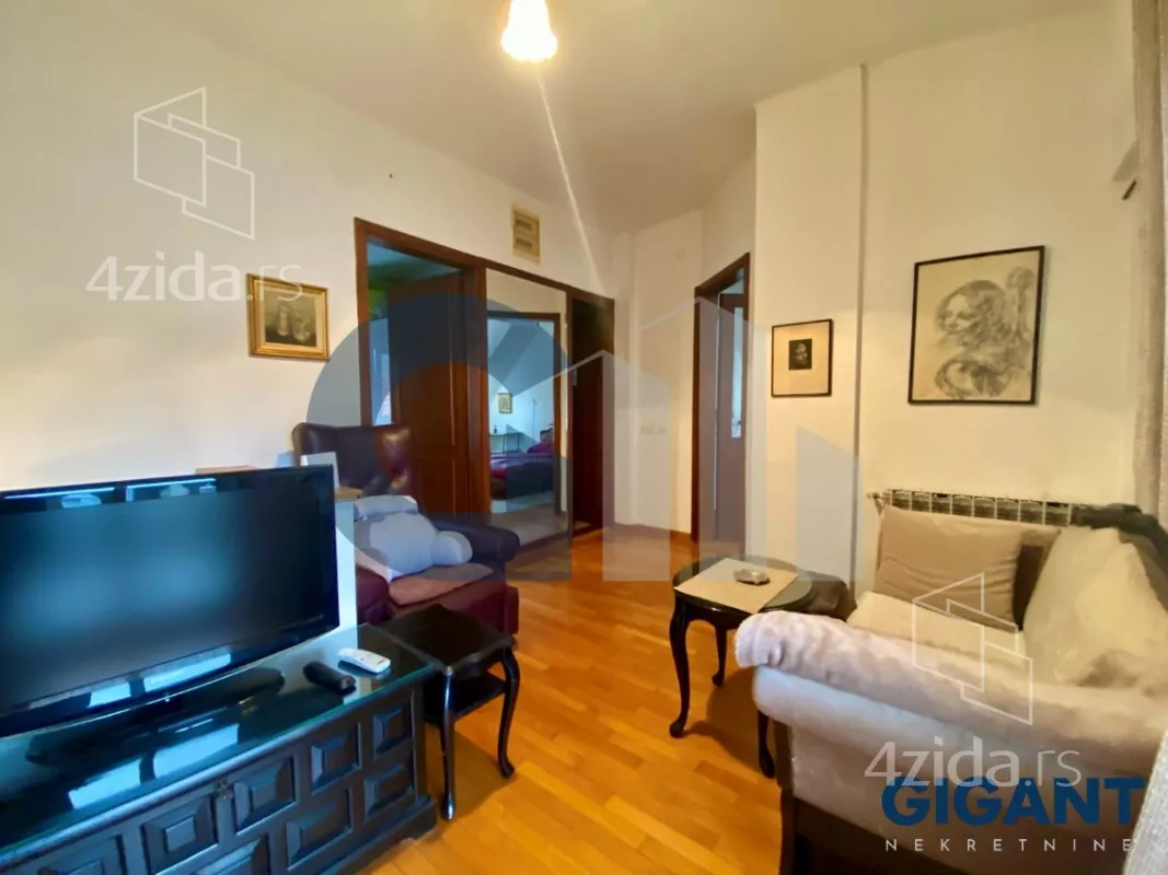 Petosoban stan | 4zida