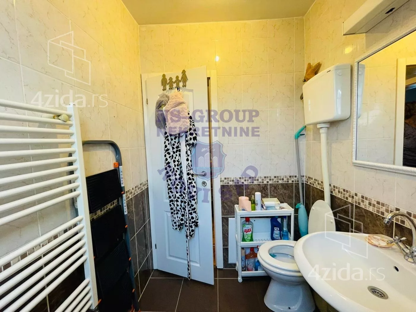 Troiposoban stan | 4zida