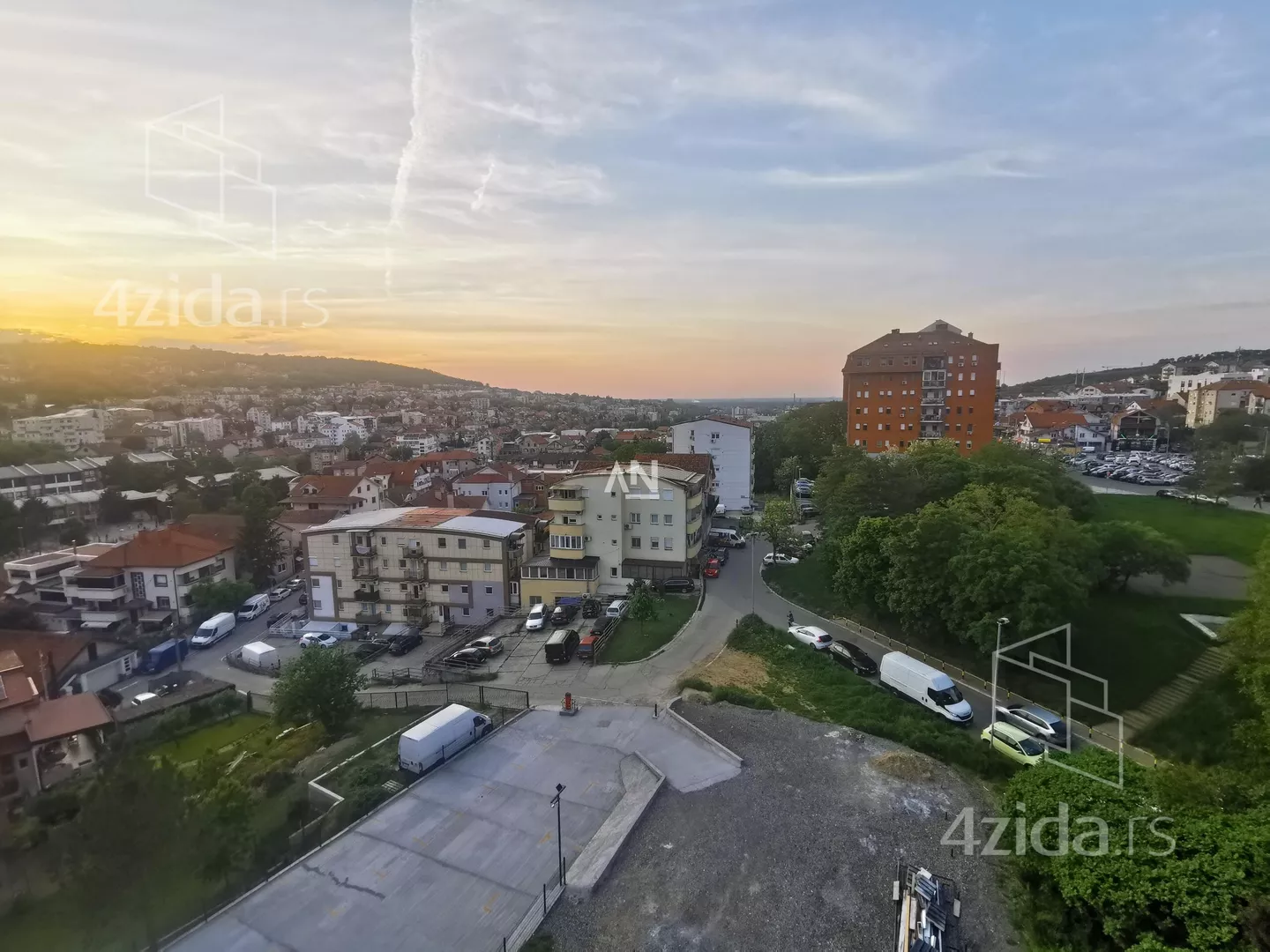 Dvoiposoban stan | 4zida