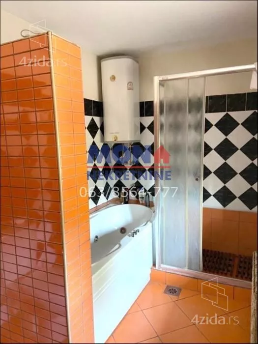 Šestosoban stan | 4zida