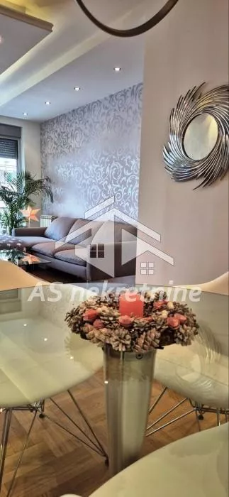 Crveni Krst Vračar | 4zida.rs