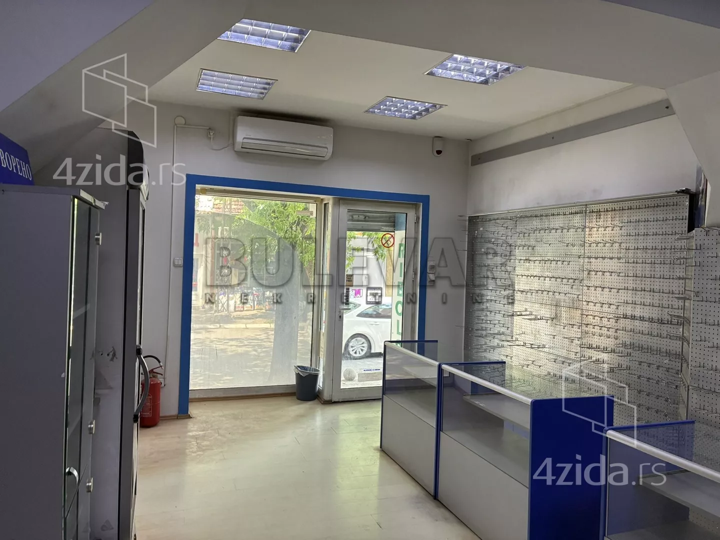 Lokal | 4zida