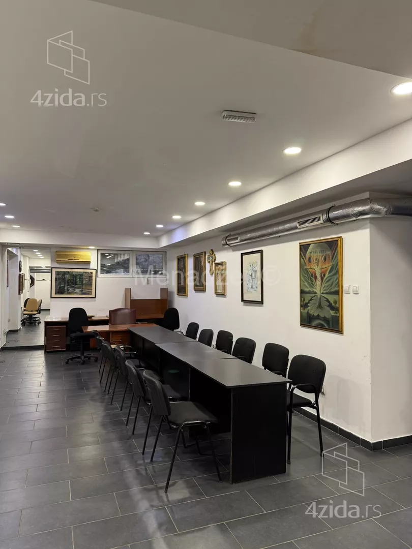 Poslovna zgrada | 4zida