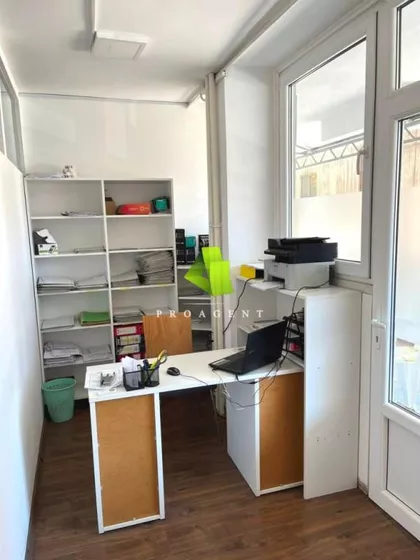 Crveni Pevac | 4zida.rs