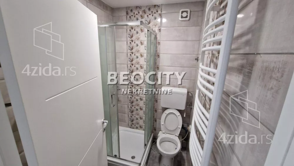 Četvoroiposoban stan | 4zida