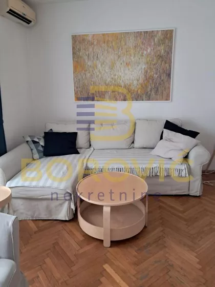 Crveni Krst Vračar | 4zida.rs