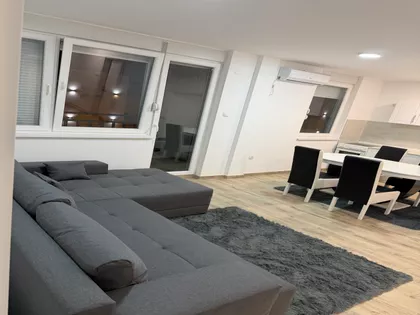 Dobre Jovanovića | 4zida.rs