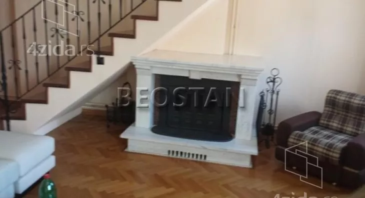 Četvoroiposoban stan | 4zida
