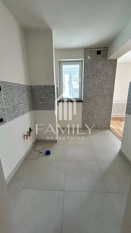 Cara Dušana | 4zida.rs