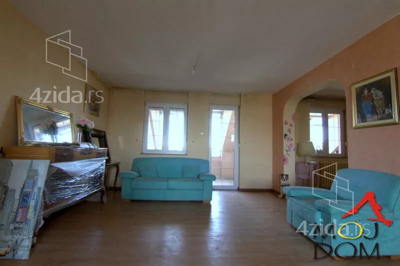 Petosoban stan | 4zida