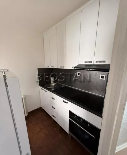 Nedeljka Gvozdenovića | 4zida.rs