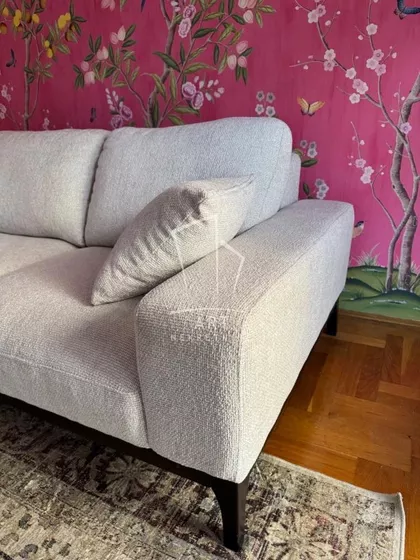 Milana Grola | 4zida.rs