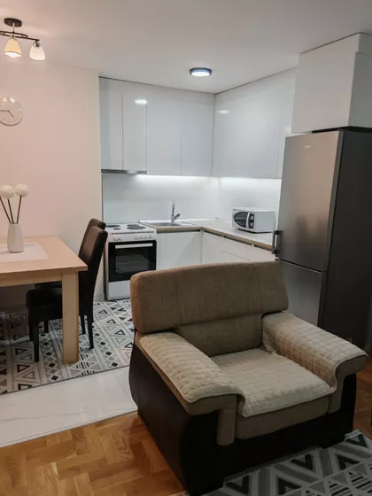 Cetinjska 1A | 4zida.rs