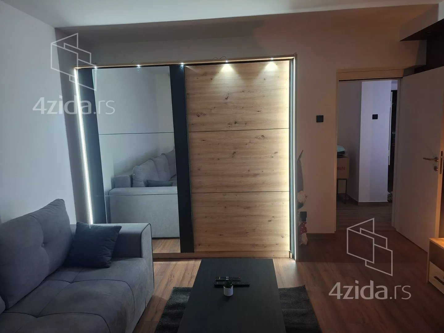 Jednoiposoban stan | 4zida