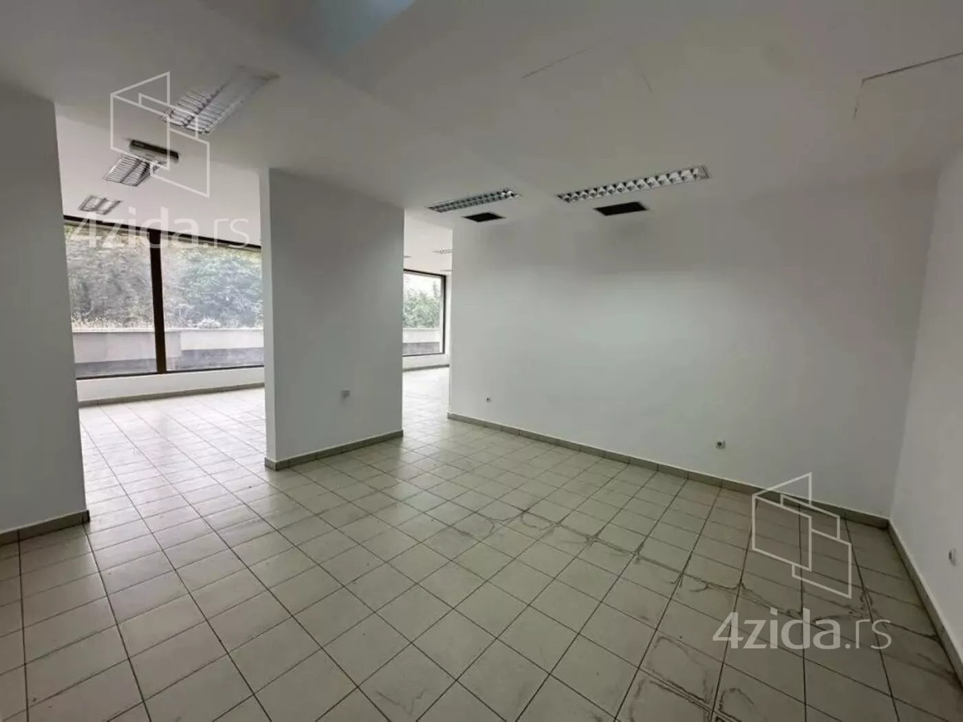 Poslovni prostor | 4zida