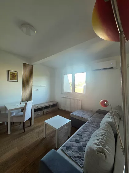 Krfska | 4zida.rs