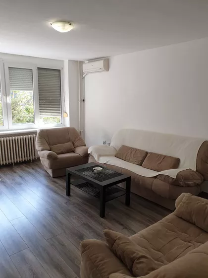 Vojvođanska 8 | 4zida.rs