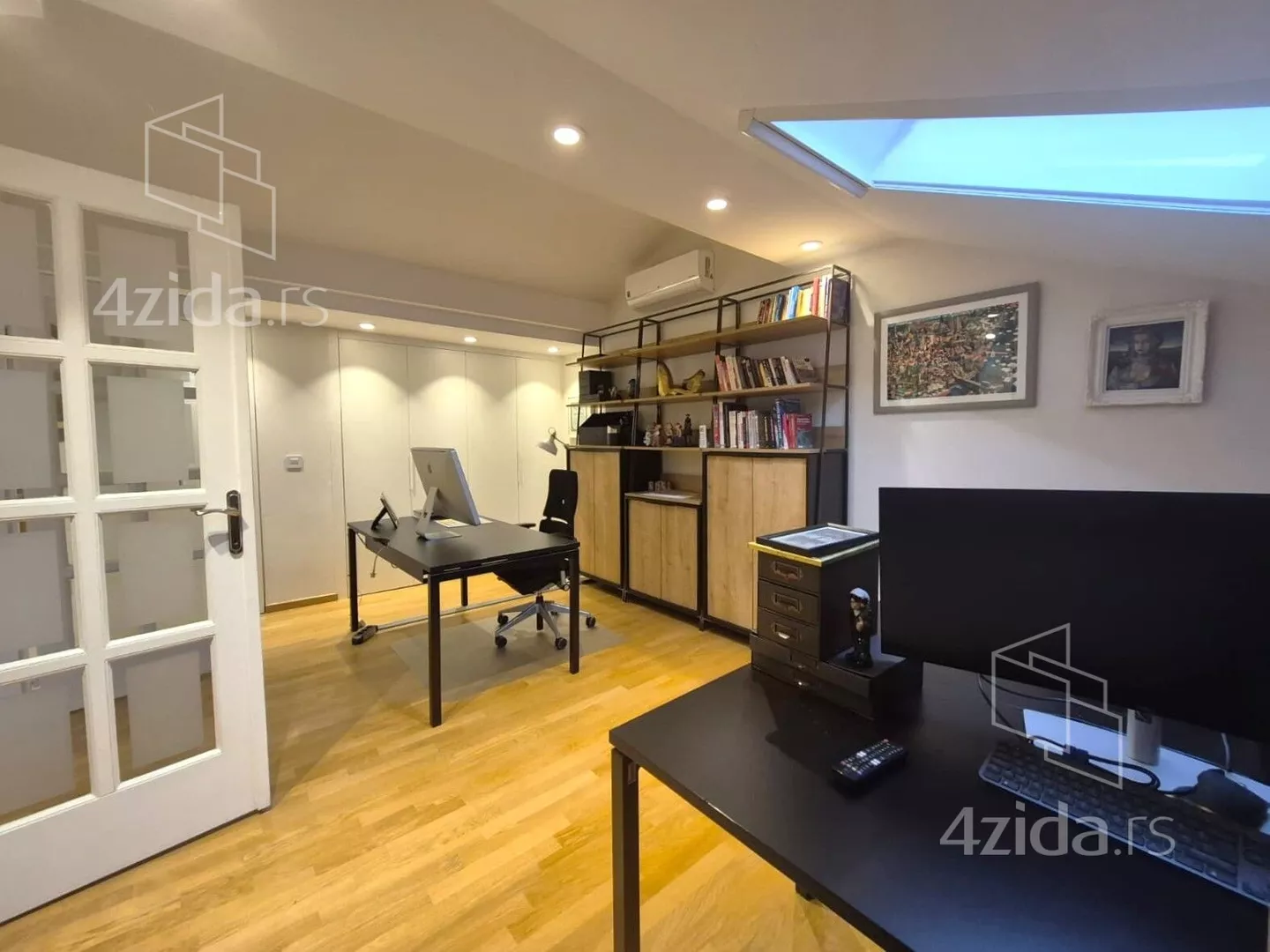 Četvoroiposoban stan | 4zida