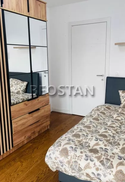 Tadije Sondermajera | 4zida.rs