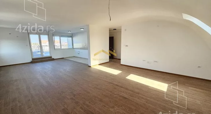 Šestosoban stan | 4zida