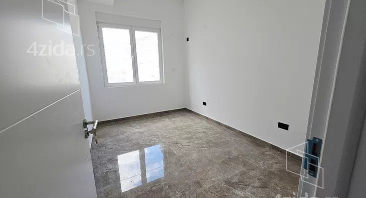 Četvoroiposoban stan | 4zida