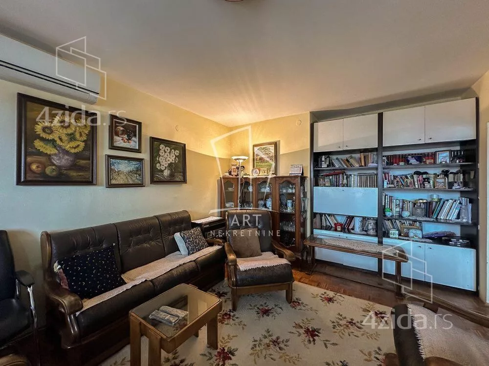 Troiposoban stan | 4zida