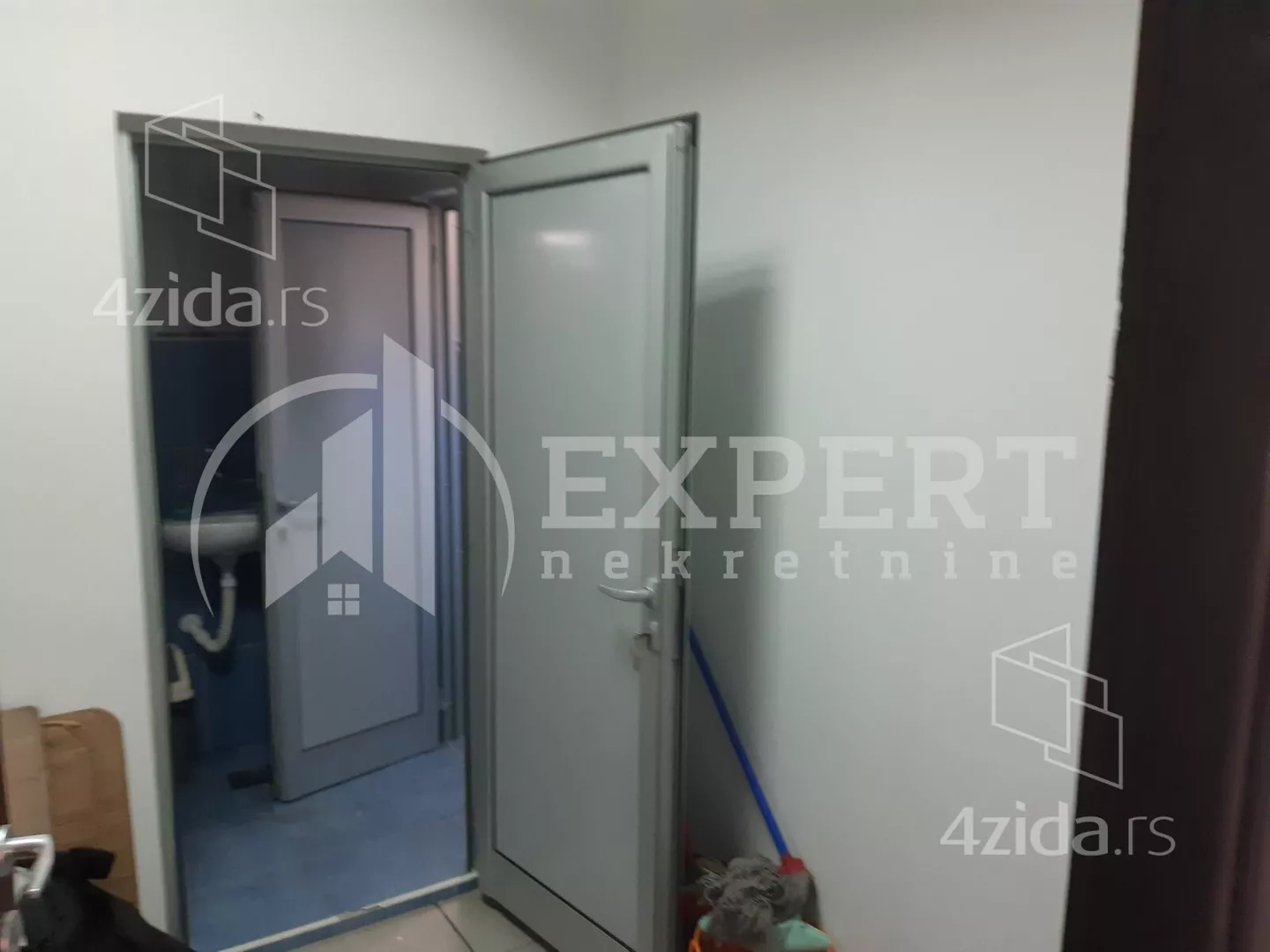 Lokal | 4zida