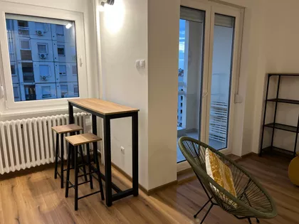 Bulevar Cara Lazara | 4zida.rs