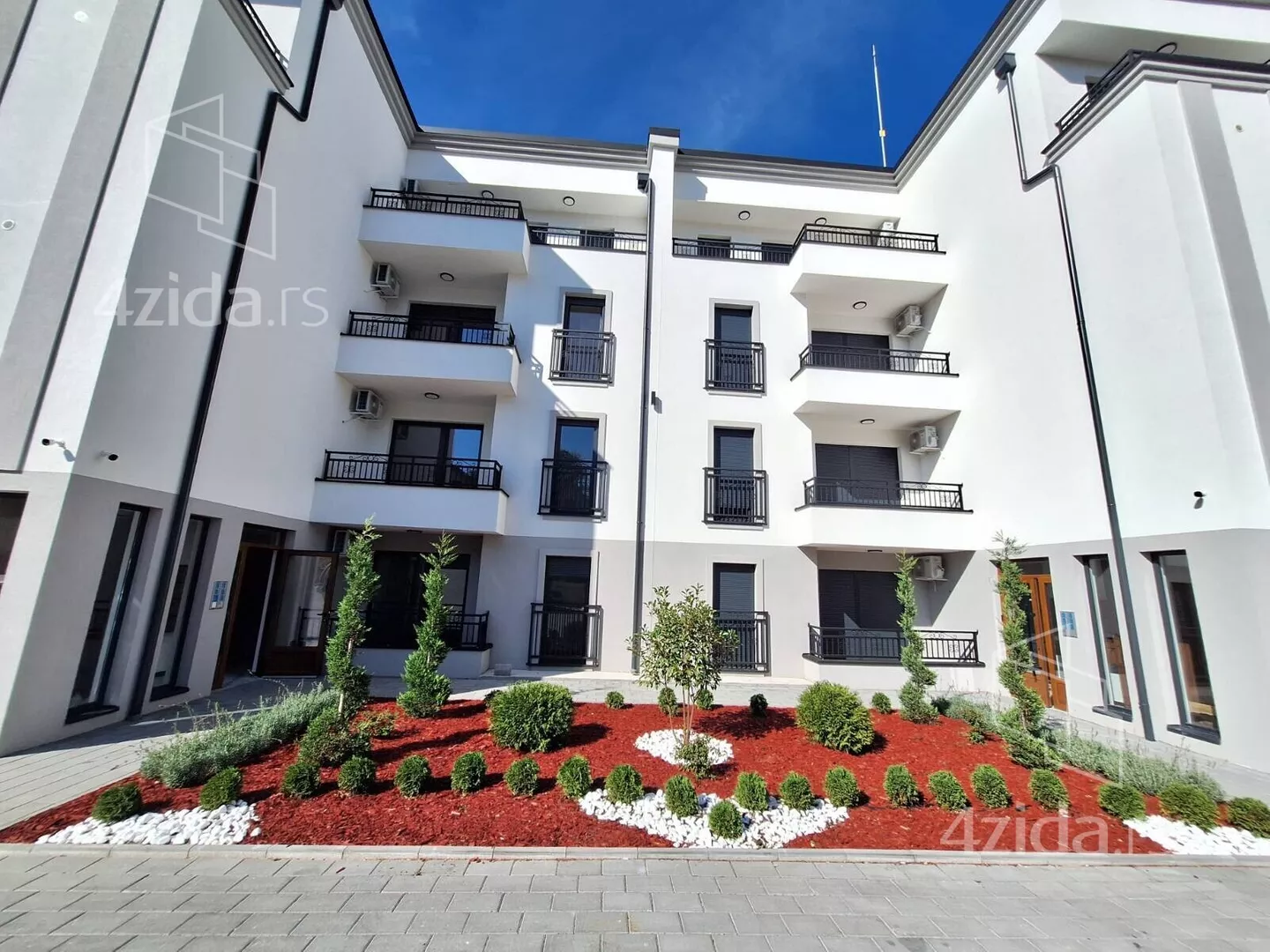 Jednoiposoban stan | 4zida