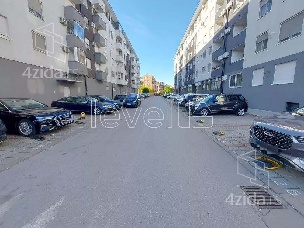 Garaža | 4zida