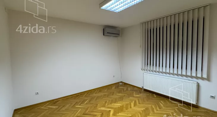 Četvoroiposoban stan | 4zida