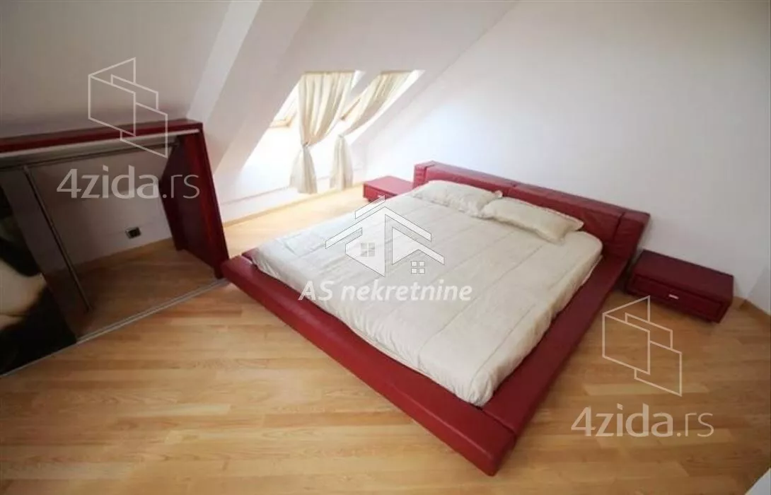 Četvoroiposoban stan | 4zida