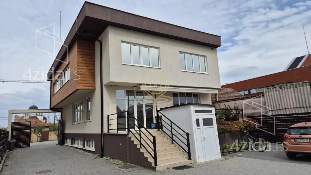 Poslovna zgrada | 4zida