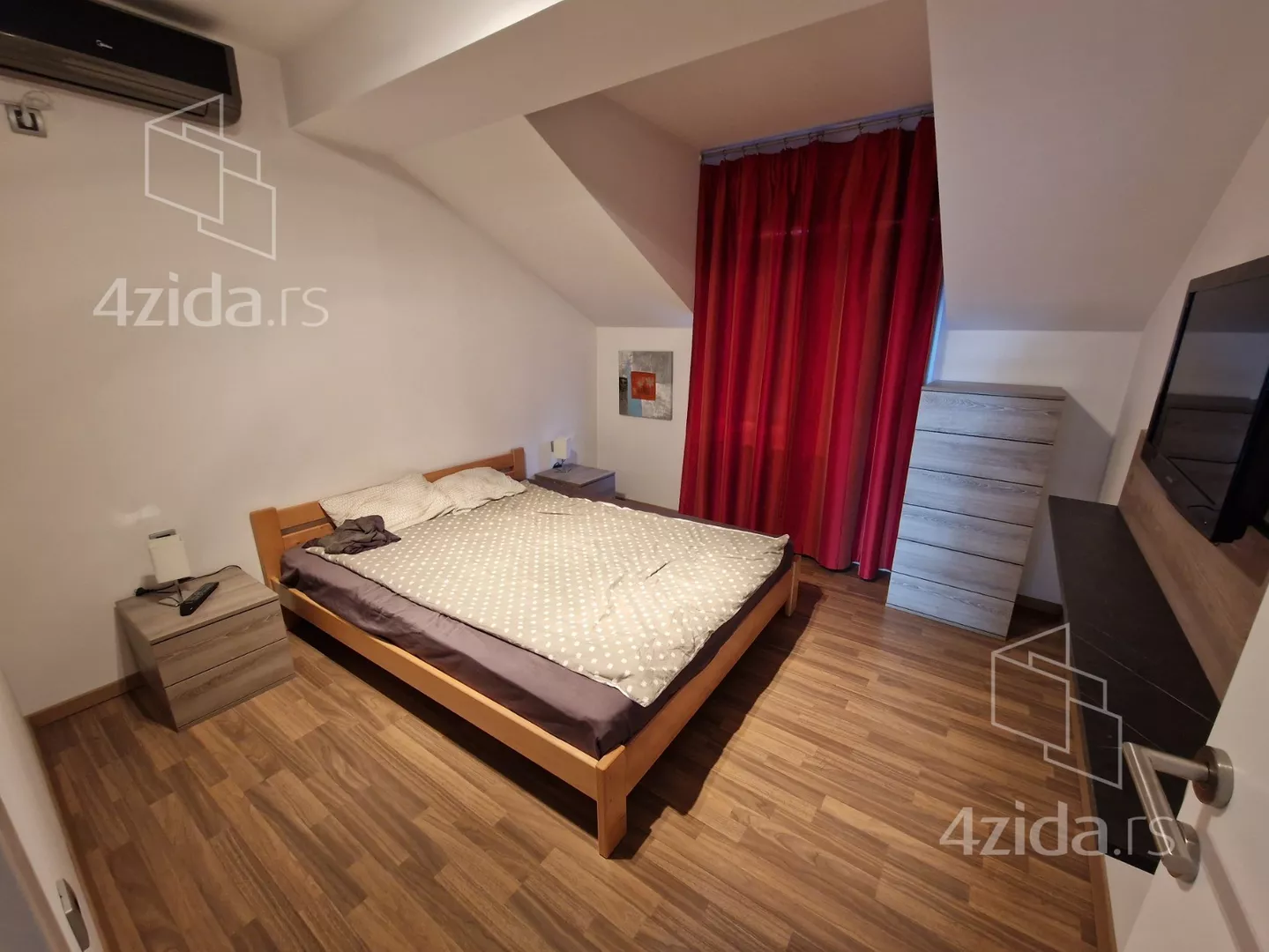 Troiposoban stan | 4zida