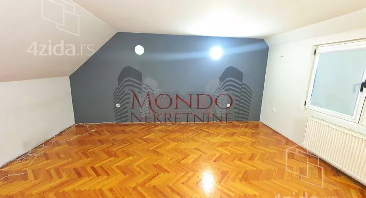 Poslovna zgrada | 4zida