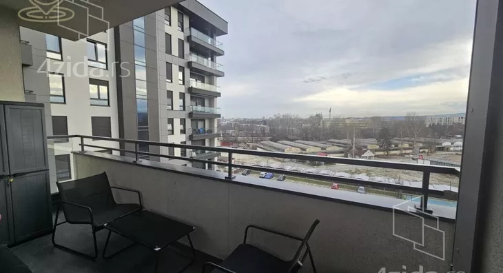 Četvoroiposoban stan | 4zida