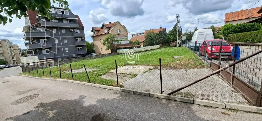 Građevinsko zemljište | 4zida