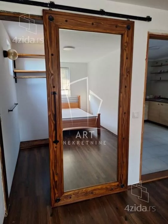 Četvoroiposoban stan | 4zida