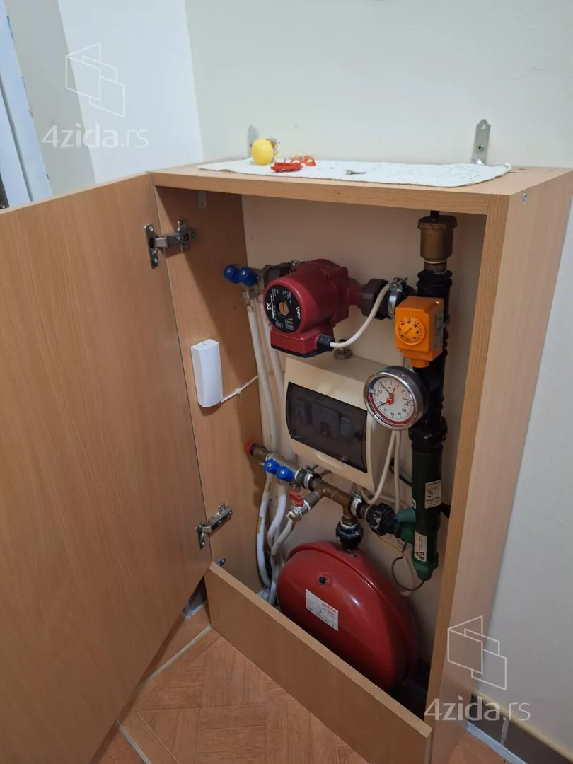 Četvoroiposoban stan | 4zida