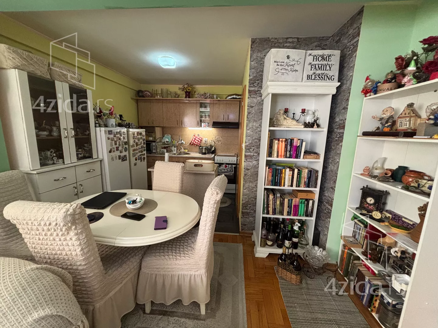 Dvoiposoban stan | 4zida