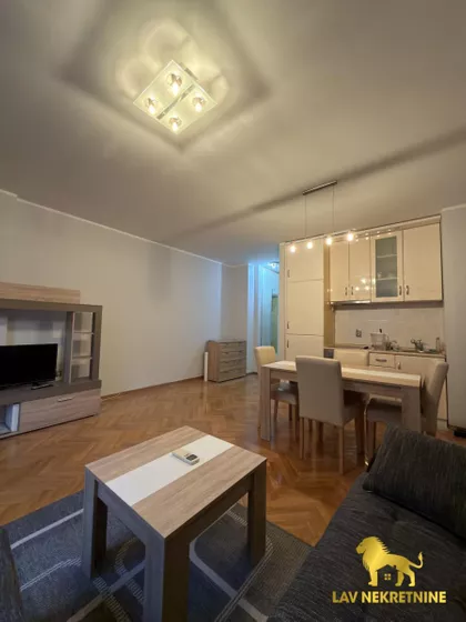 RADNIČKA | 4zida.rs