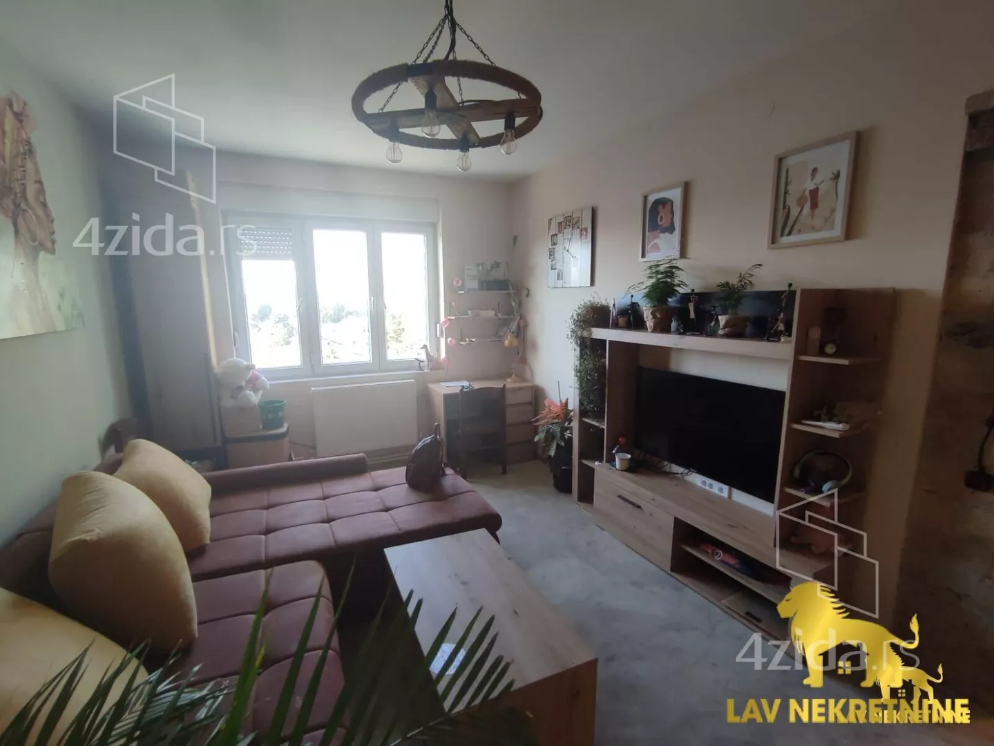 Jednoiposoban stan | 4zida