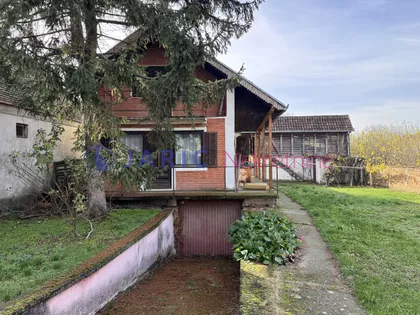 Stari Banovci | 4zida.rs