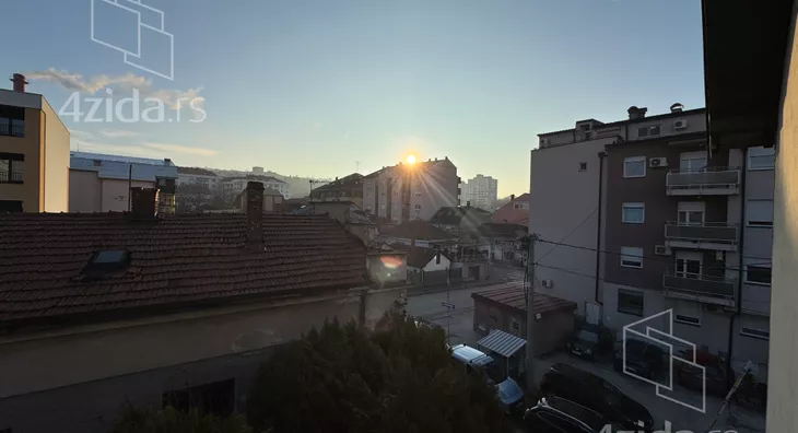 Četvoroiposoban stan | 4zida