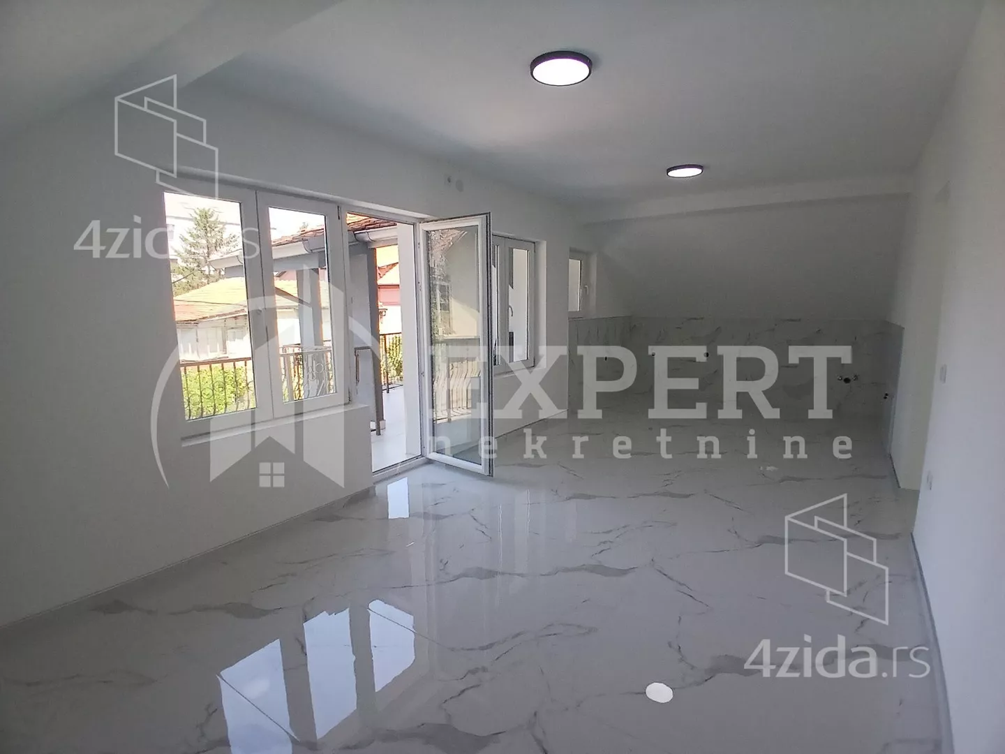 Lokal | 4zida
