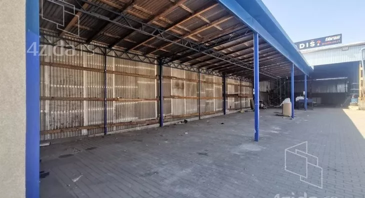 Poslovna zgrada | 4zida