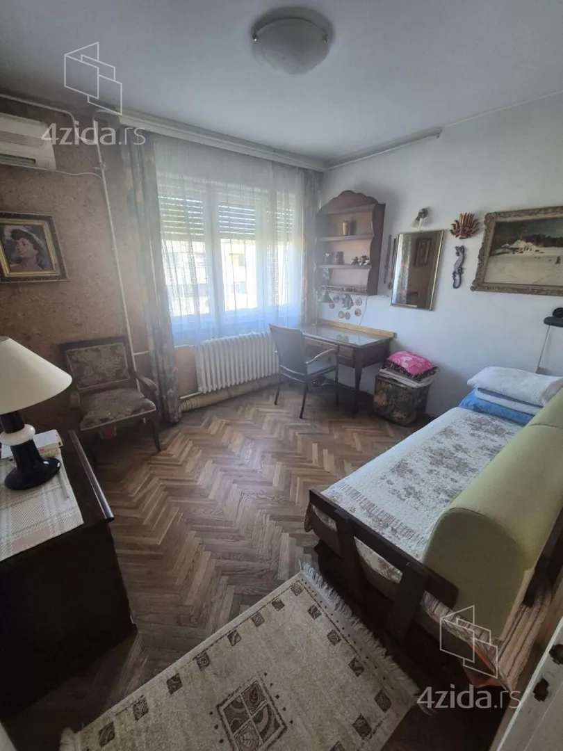 Četvoroiposoban stan | 4zida