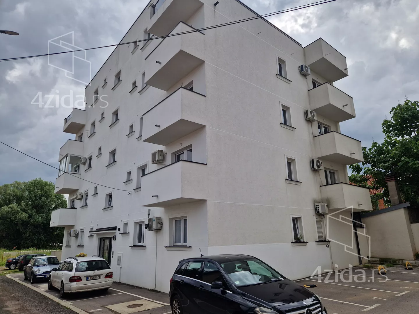 Dvoiposoban stan | 4zida