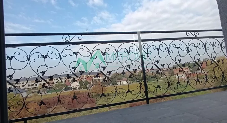 Šestosoban stan | 4zida
