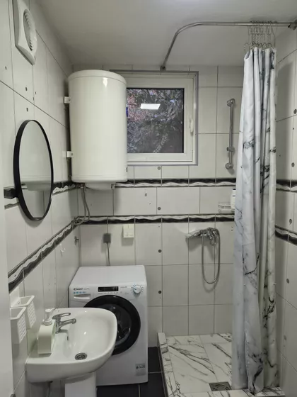 Mali Mokri Lug | 4zida.rs